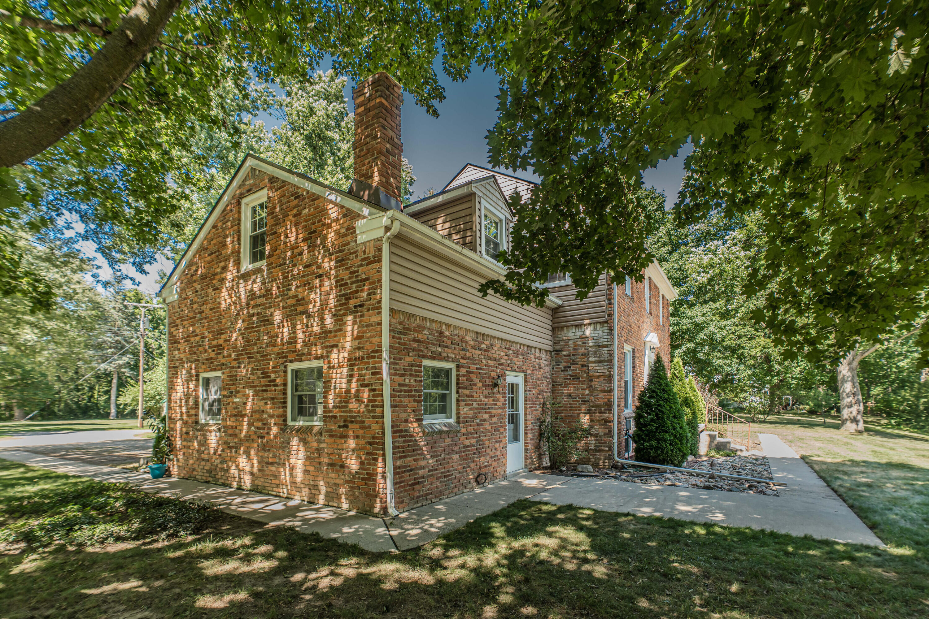 675 Mooreville Road Milan, MI 48160 - Photo 73 of 93 74 RHS view