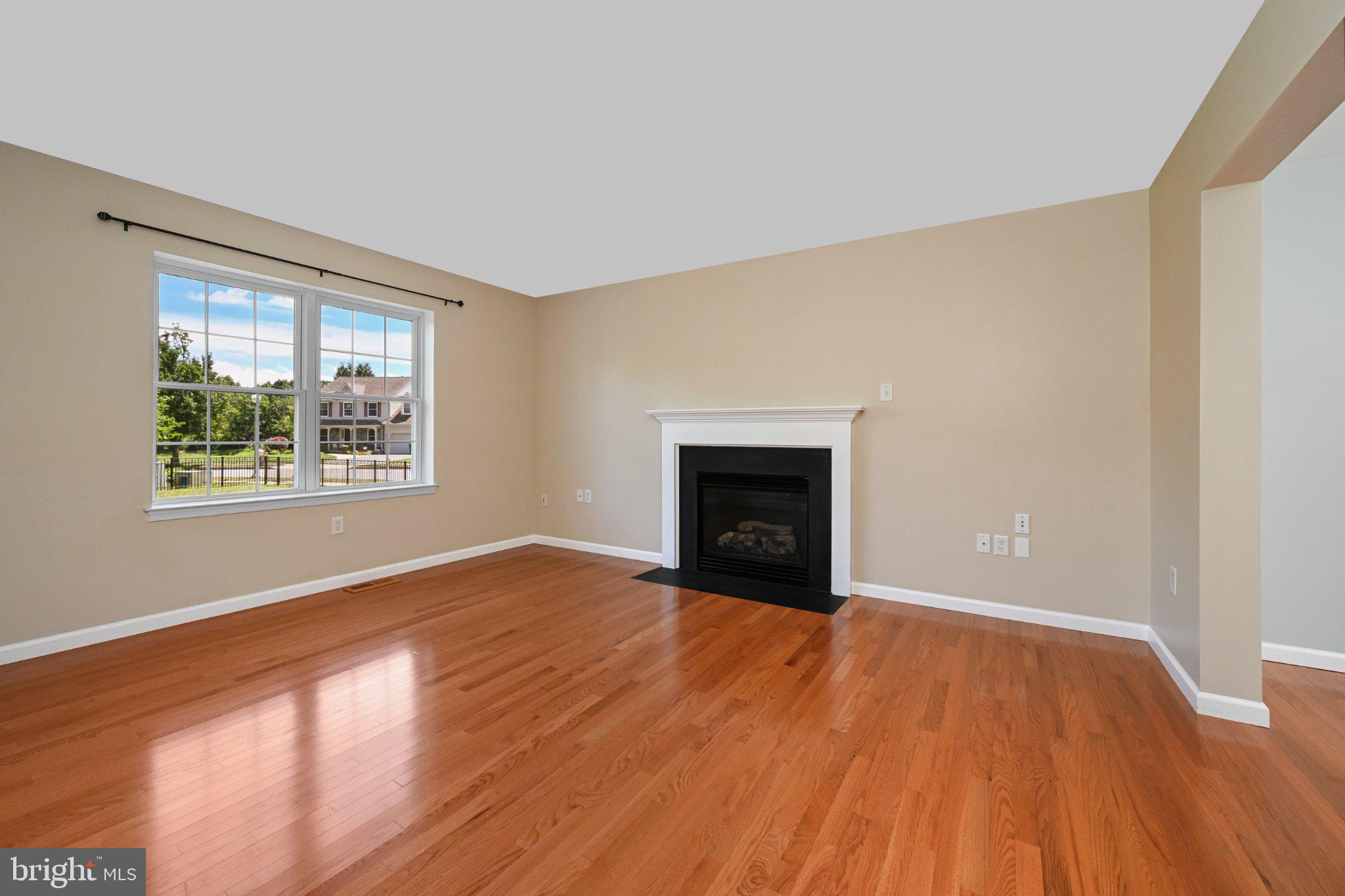 203 Deerfield Lane Lititz, PA 17543 - Photo 7 of 37 Gallery Image 7