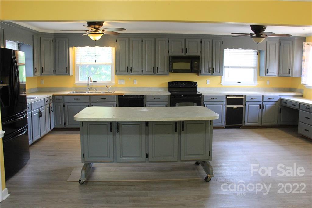 672 Fielding Road Charlotte, NC 28214 - Photo 11 of 38 Gallery Image 11
