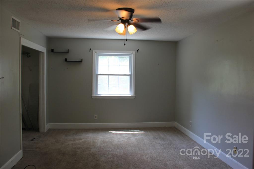 672 Fielding Road Charlotte, NC 28214 - Photo 24 of 38 Gallery Image 24