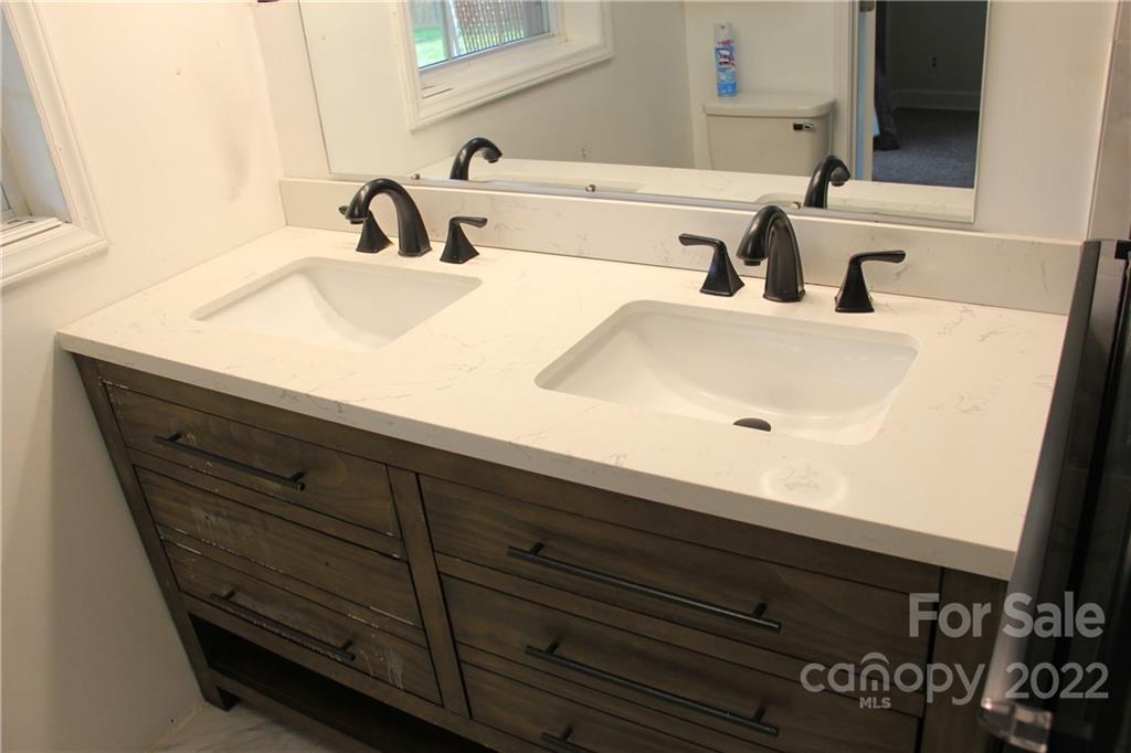 672 Fielding Road Charlotte, NC 28214 - Photo 27 of 38 Gallery Image 27
