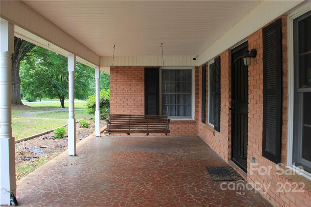672 Fielding Road Charlotte, NC 28214 - Photo 4 of 38 Gallery Image 4