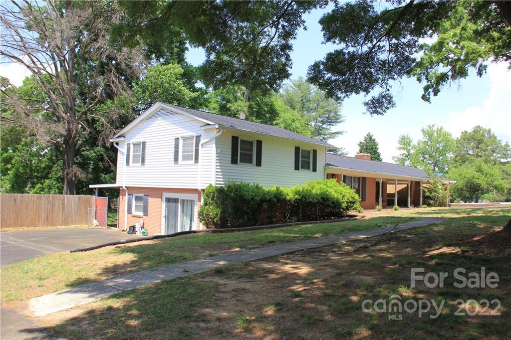 672 Fielding Road Charlotte, NC 28214 - Photo 7 of 38 Gallery Image 7