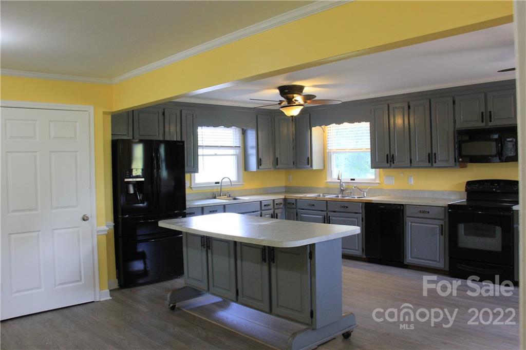 672 Fielding Road Charlotte, NC 28214 - Photo 10 of 38 Gallery Image 10