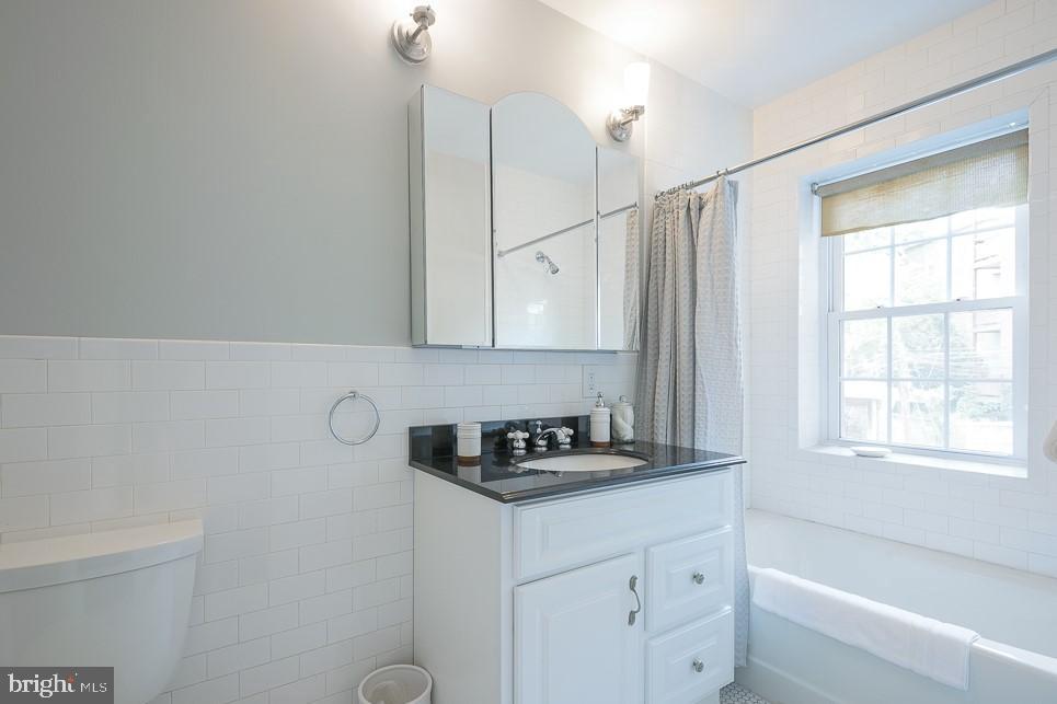2321 Ashmead Place Northwest Washington, DC 20009 - Photo 11 of 32 Unit 1 - Bathroom