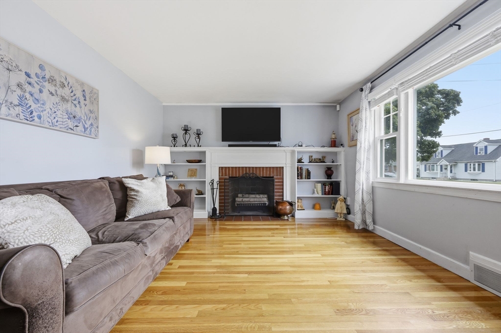 271 Wildermere Street Chicopee, MA 01020 - Photo 16 of 41
