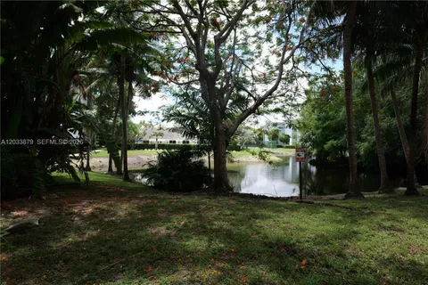 $165,000 | 771 North Pine Island Road, Unit 308, Plantation, FL 33324