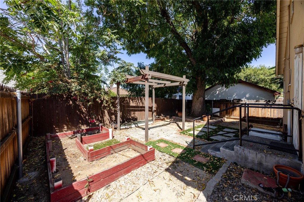 306 South Center Street Redlands, CA 92373 - Photo 18 of 23
