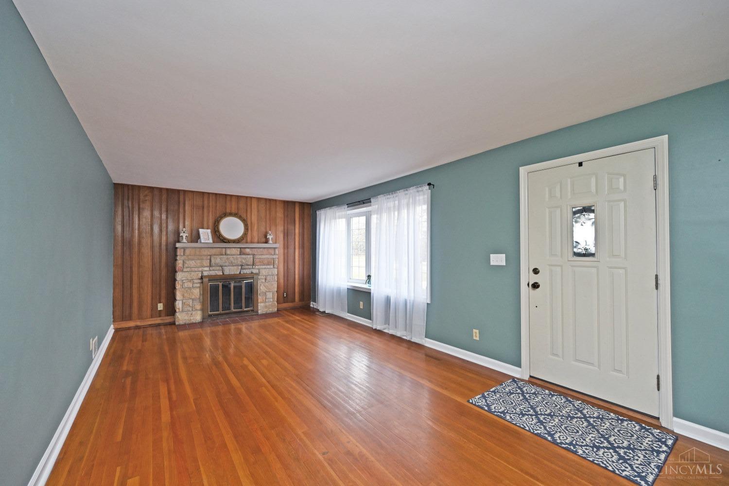10079 Corbett Road Cincinnati, OH 45231 - Photo 7 of 46