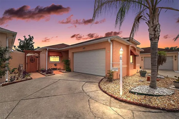 $300,000 | 1004 Laredo Lane, Lady Lake, FL 32159