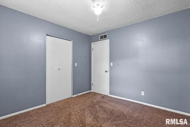 $165,500 | 14077 St Joseph Road, Athens, IL 62613