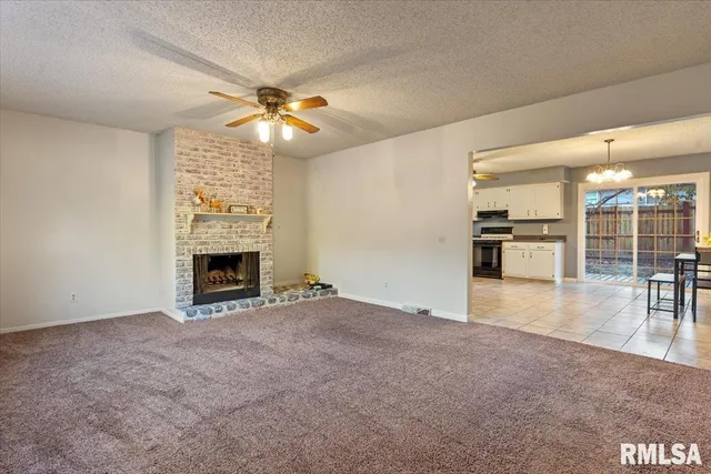 $165,500 | 14077 St Joseph Road, Athens, IL 62613