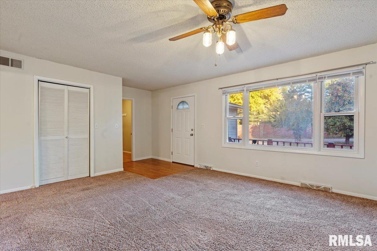 14077 St Joseph Road Athens, IL 62613 - Photo 5 of 24