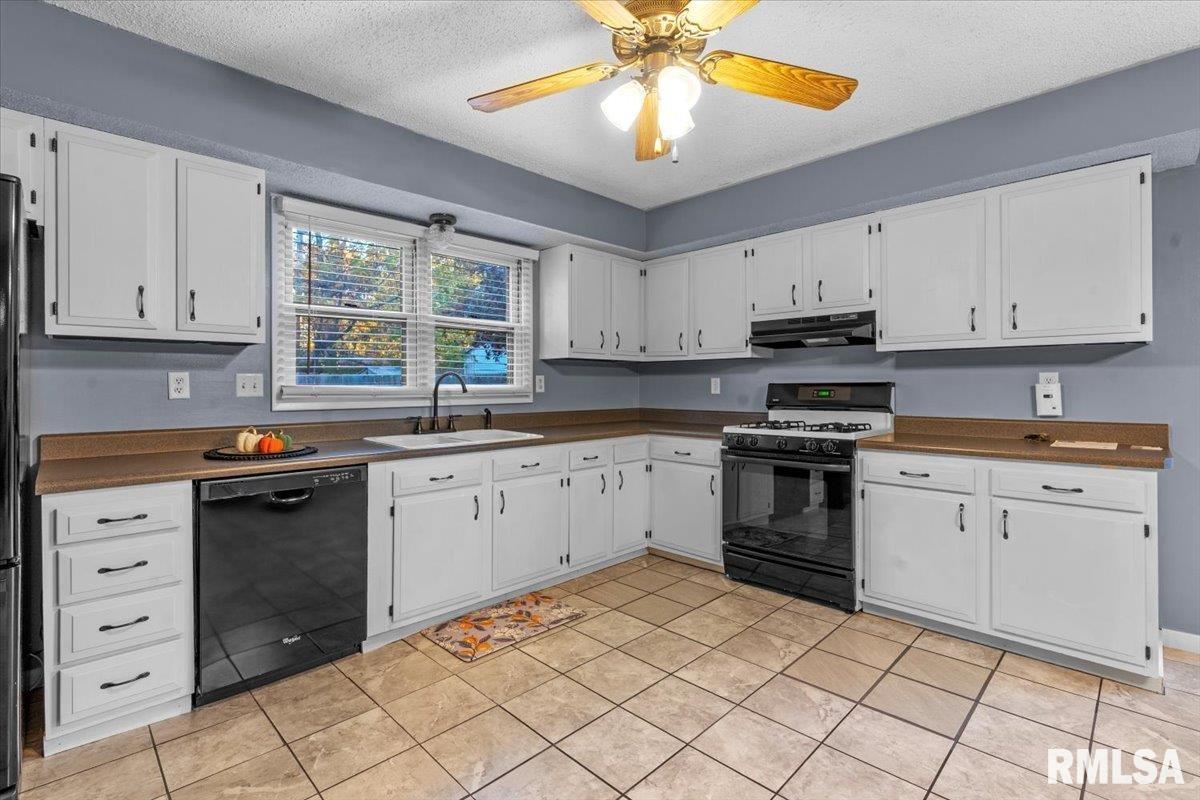 14077 St Joseph Road Athens, IL 62613 - Photo 8 of 24