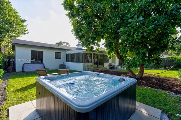 $5,500 | 347 Northeast 110th Street, Miami, FL 33161