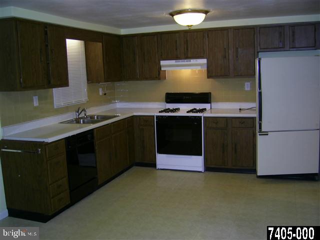 3610 Holly Road Dover, PA 17315 - Photo 10 of 25 Gallery Image 10