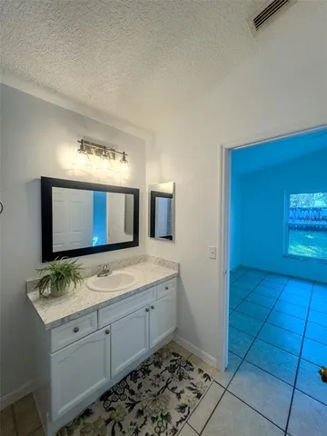 $284,900 | 1012 Mayfair Street, Eustis, FL 32726