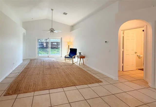 $284,900 | 1012 Mayfair Street, Eustis, FL 32726