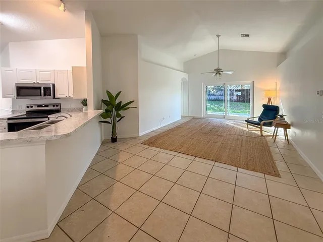 $284,900 | 1012 Mayfair Street, Eustis, FL 32726