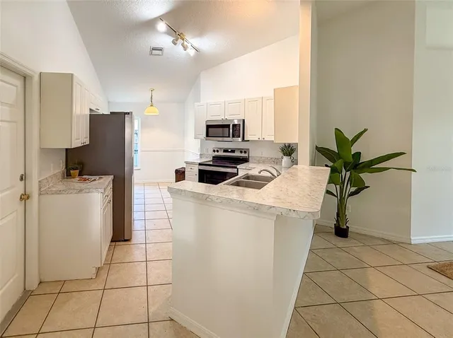 $284,900 | 1012 Mayfair Street, Eustis, FL 32726