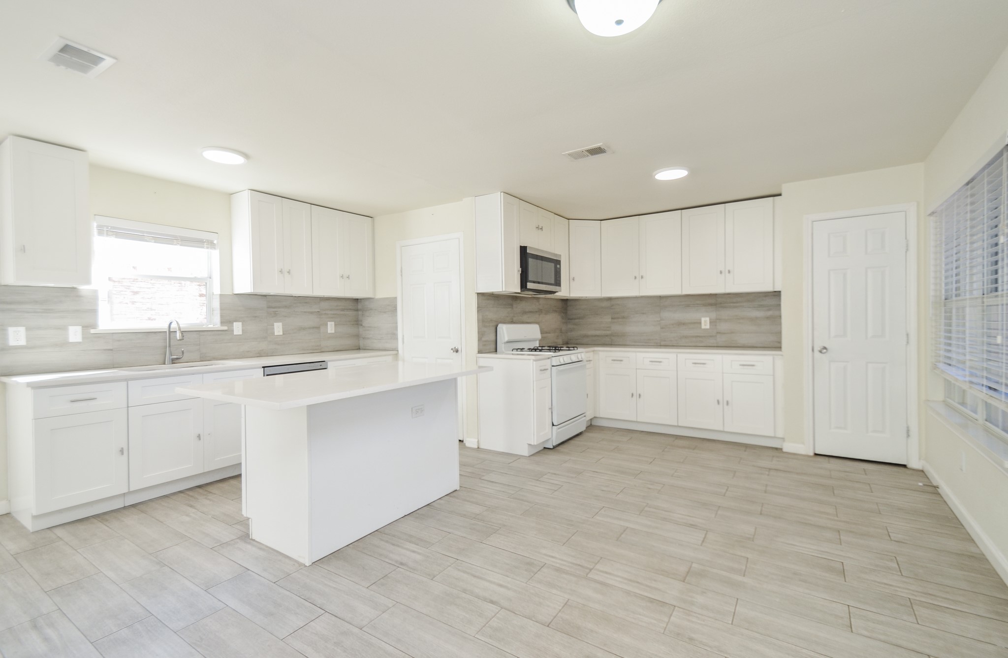 17614 Sundrop Lane Houston, TX 77084 - Photo 7 of 32