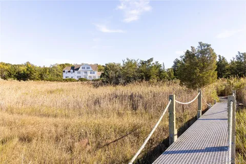 $3,695,000 | 105 Waterview Drive, Southold, NY 11971