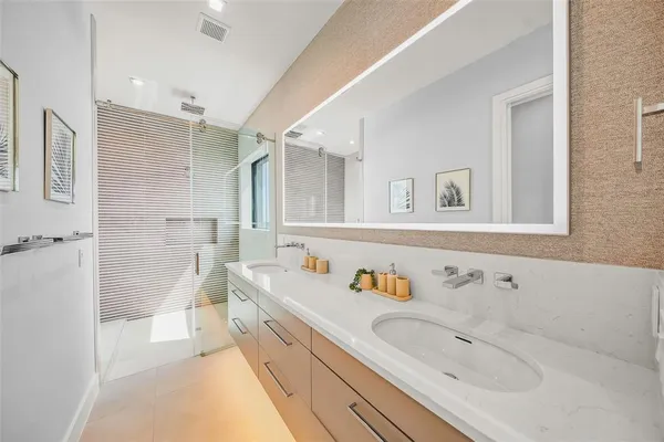 $6,495,000 | 101 7th Street South, Bradenton Beach, FL 34217