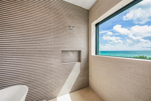 $6,495,000 | 101 7th Street South, Bradenton Beach, FL 34217
