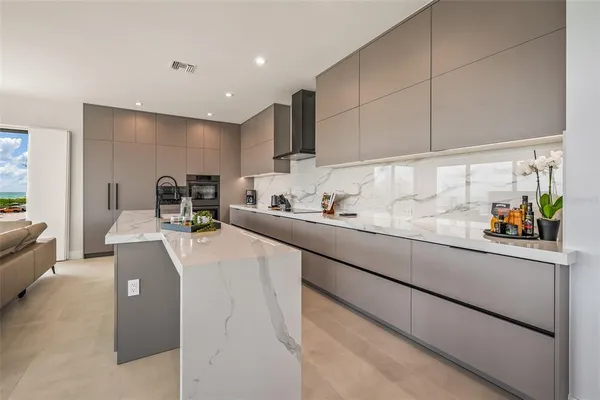 $6,495,000 | 101 7th Street South, Bradenton Beach, FL 34217