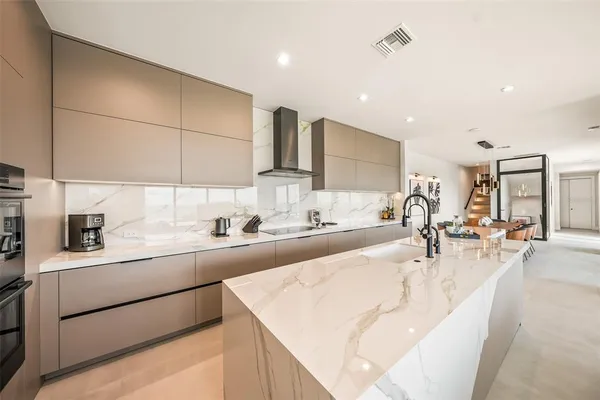 $6,495,000 | 101 7th Street South, Bradenton Beach, FL 34217