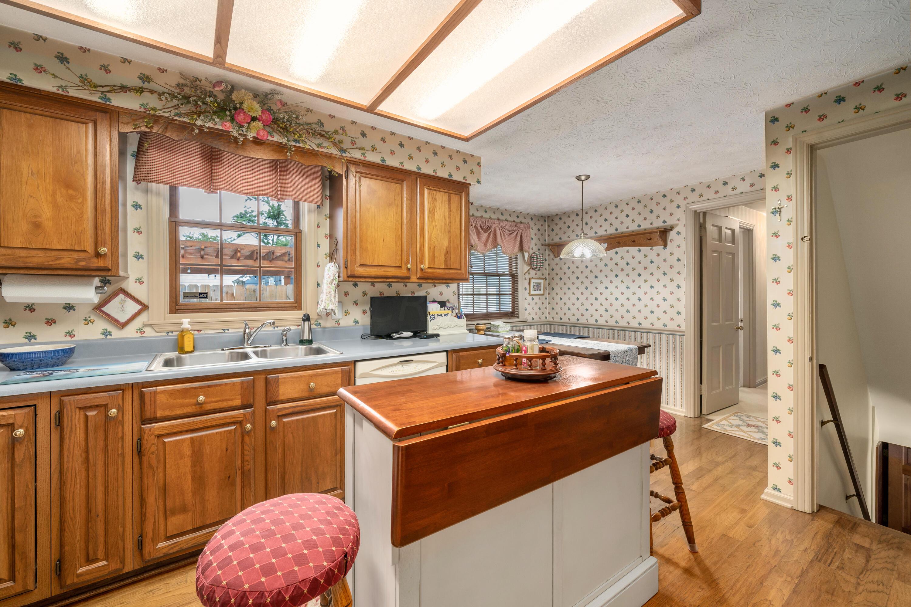 275 North Stanwood Road Bexley, OH 43209 - Photo 33 of 45 DSC09986