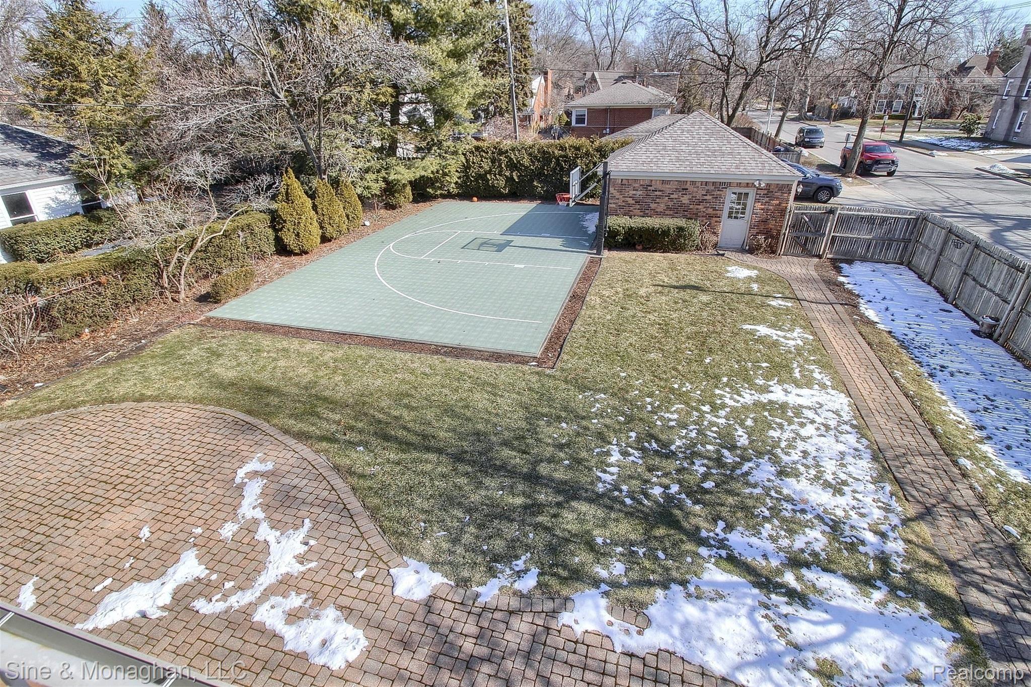 600 Lincoln Road Grosse Pointe, MI 48230 - Photo 31 of 37 32-Backyard From Above.jpg