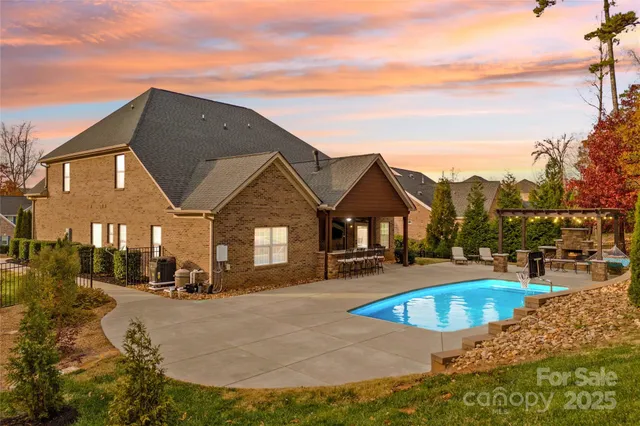 $779,999 | 4018 Halyard Drive, Denver, NC 28037