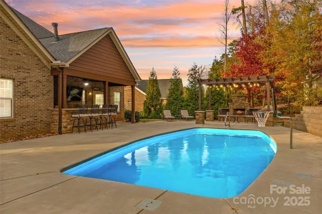 $779,999 | 4018 Halyard Drive, Denver, NC 28037