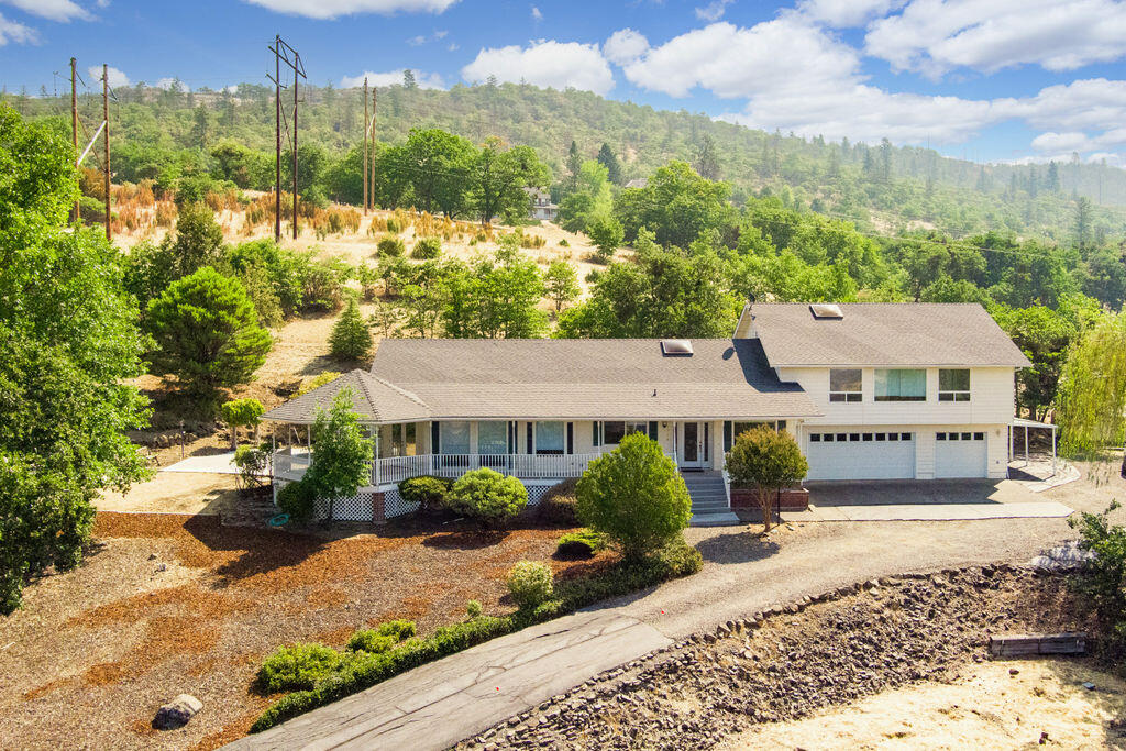 4096 North Roxy Drive Medford, OR 97504 - Photo 1 of 62 1