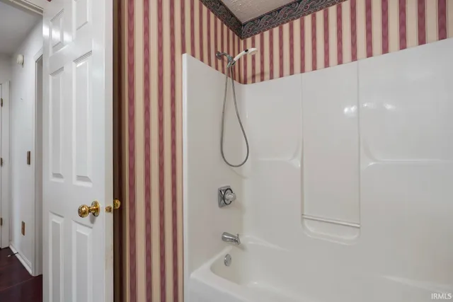 $259,000 | 821 Eagle Cove Drive, South Bend, IN 46614