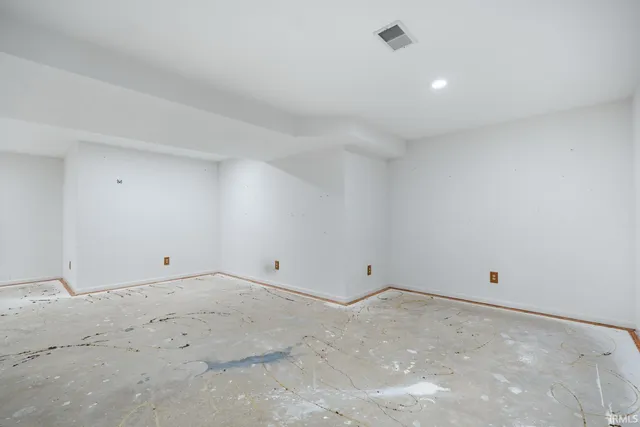 $259,000 | 821 Eagle Cove Drive, South Bend, IN 46614