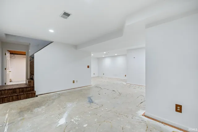 $259,000 | 821 Eagle Cove Drive, South Bend, IN 46614