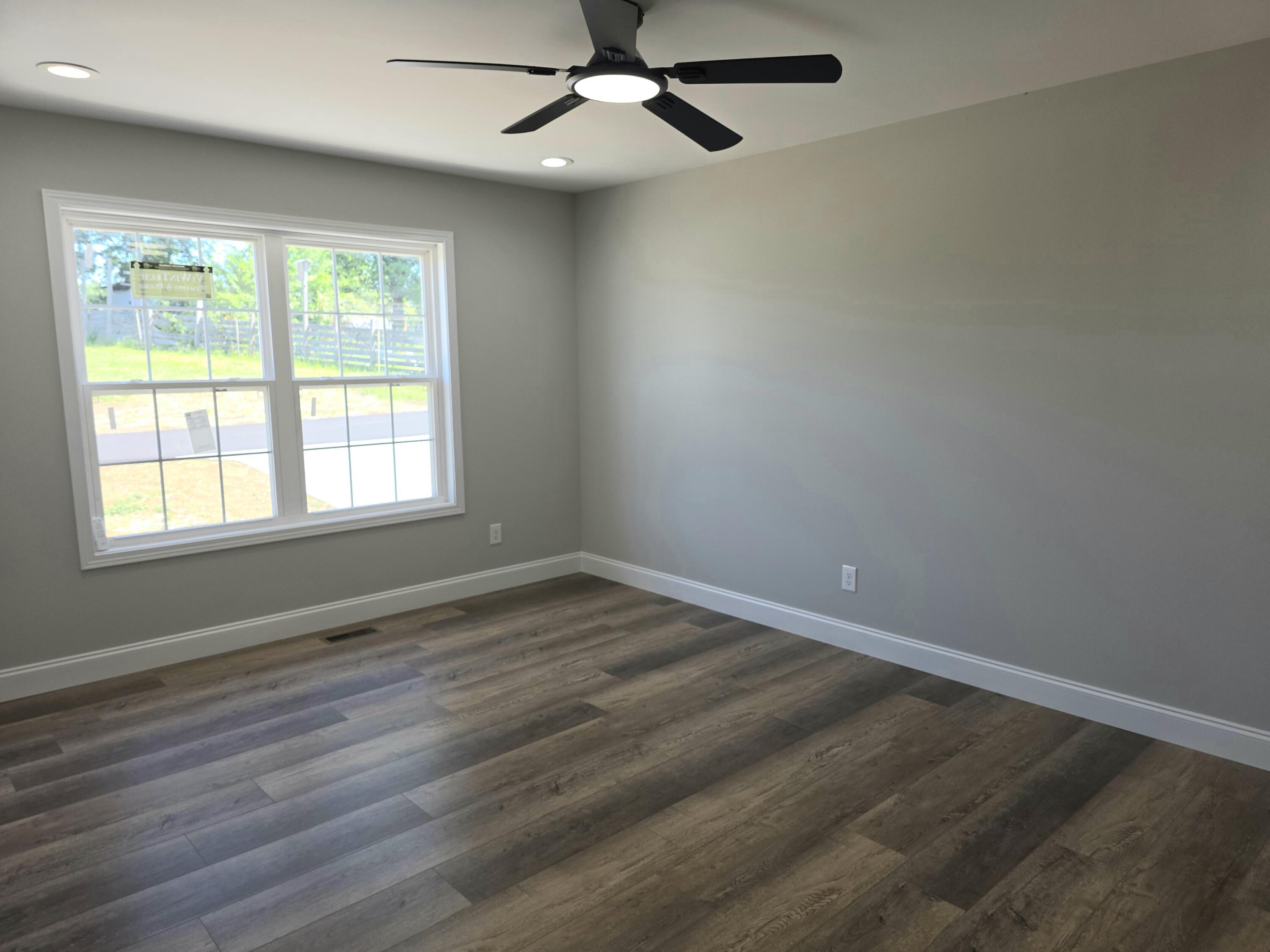 315 Hawk Creek Road London, KY 40741 - Photo 15 of 33 20260430_113956