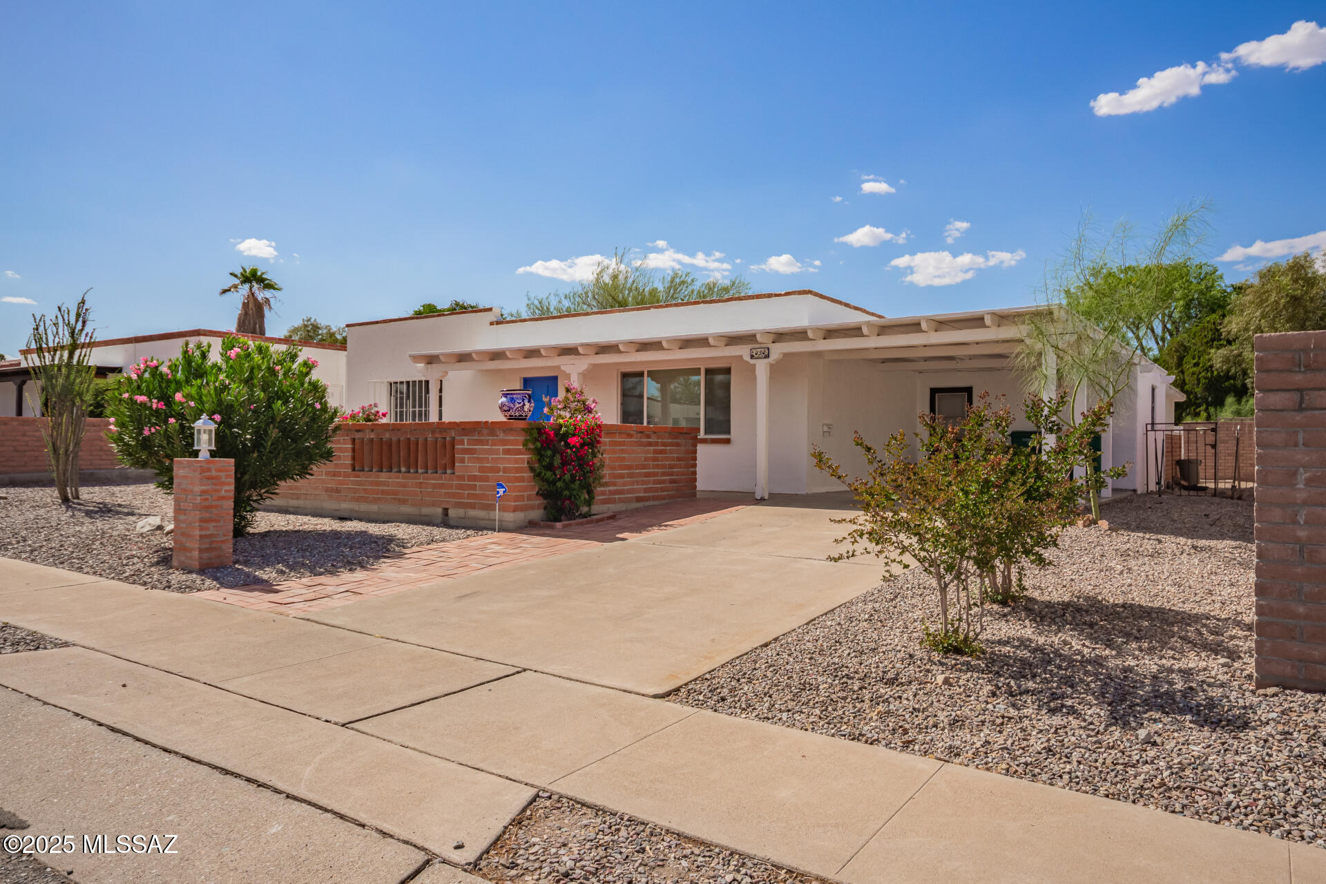 434 South Vista Del Rio Green Valley, AZ 85614 - Photo 3 of 50