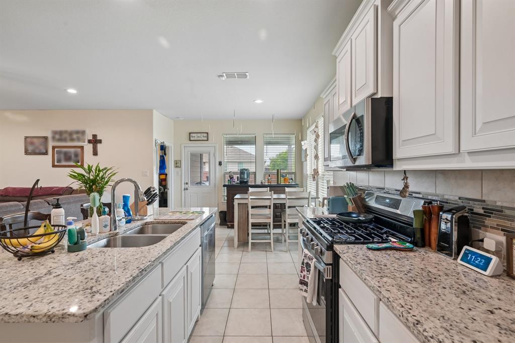 439 Helm Lane Azle, TX 76020 - Photo 16 of 40