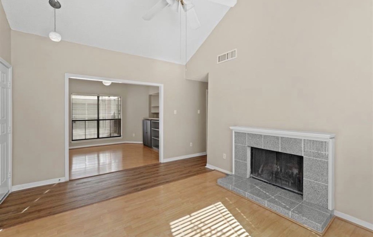 10164 Oakberry Street Houston, TX 77042 - Photo 2 of 8