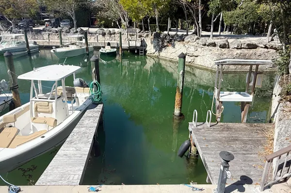 $3,750 | 96000 Overseas Highway, Unit S8, Key Largo, FL 33037