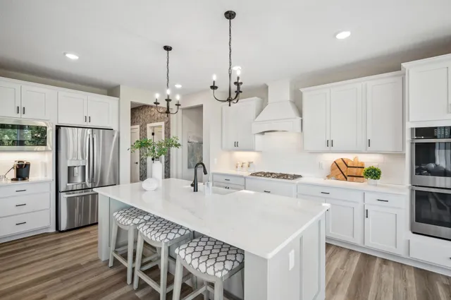 $1,075,000 | 10145 Heather Lane, Corcoran, MN 55374