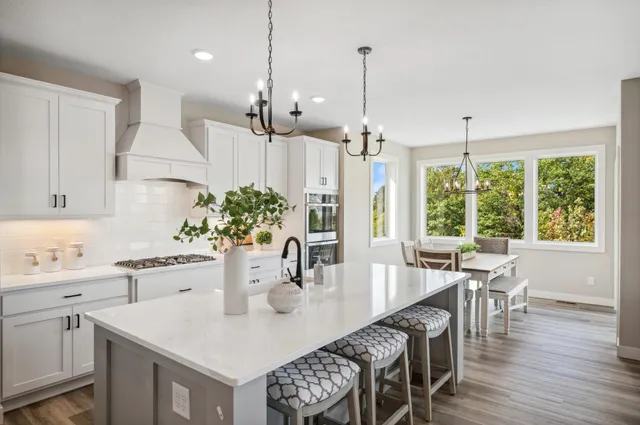 $1,075,000 | 10145 Heather Lane, Corcoran, MN 55374