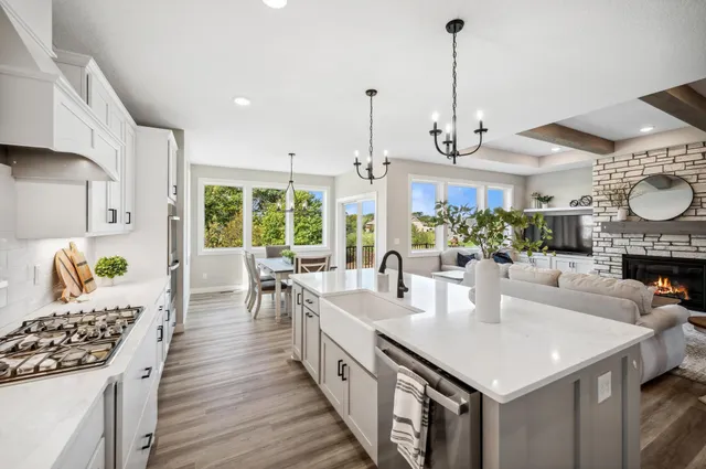 $1,075,000 | 10145 Heather Lane, Corcoran, MN 55374