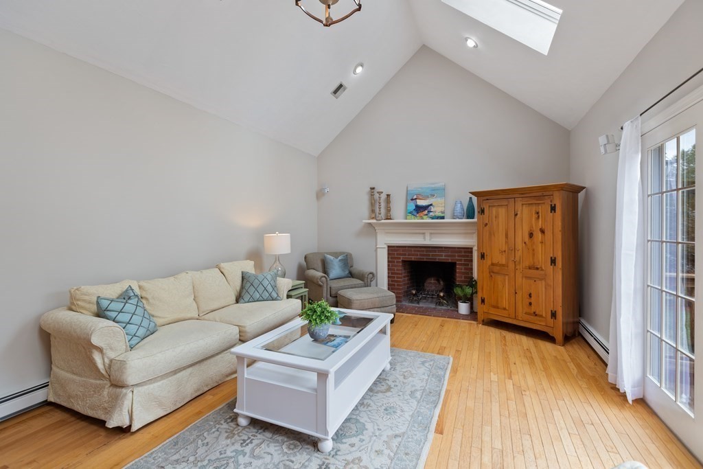 5 Hampton Road Norfolk, MA 02056 - Photo 11 of 41 Gallery Image 11