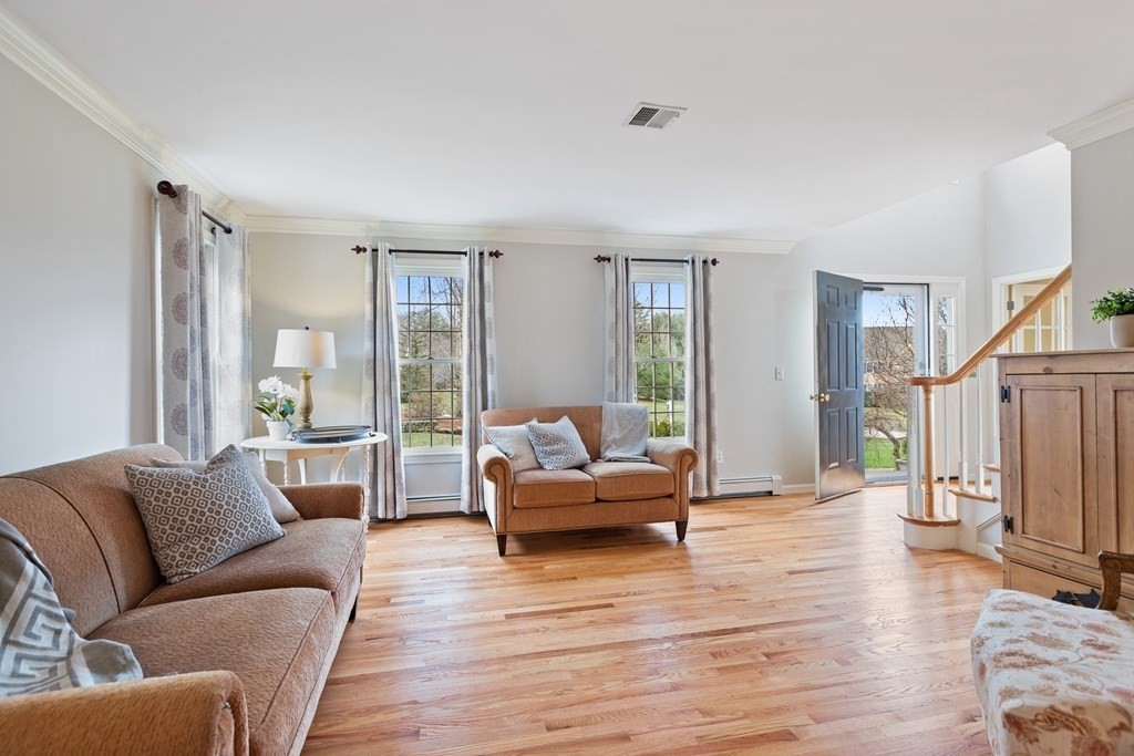 5 Hampton Road Norfolk, MA 02056 - Photo 17 of 41 Gallery Image 17