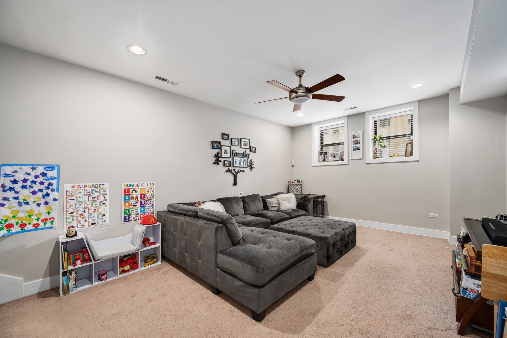 1958 West Byron Street, Unit 2 Chicago, IL 60613 - Photo 11 of 18