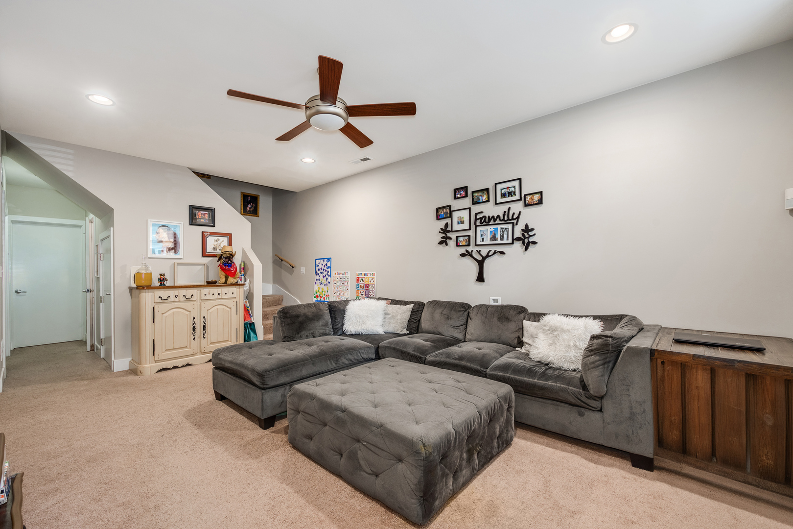 1958 West Byron Street, Unit 2 Chicago, IL 60613 - Photo 12 of 18